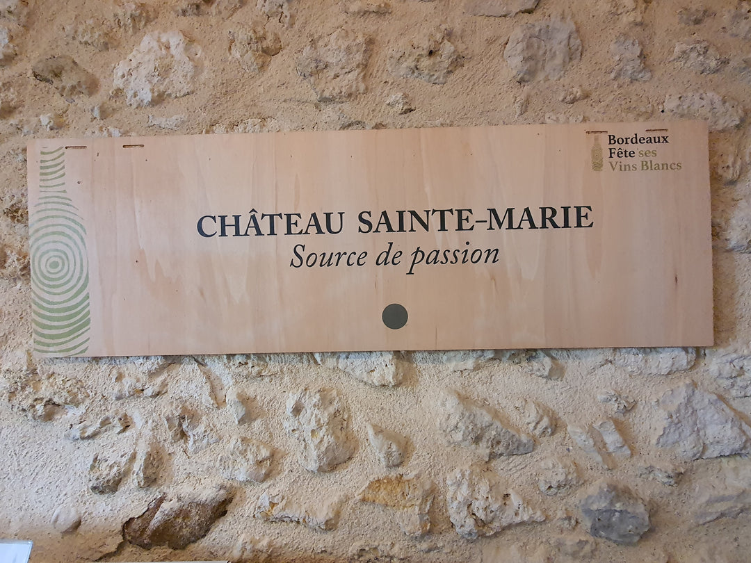 Schild Château Sainte-Marie – Eingang des Weinguts im Entre-deux-Mers, Sinnbild für Tradition, Qualität und nachhaltigen Weinbau.