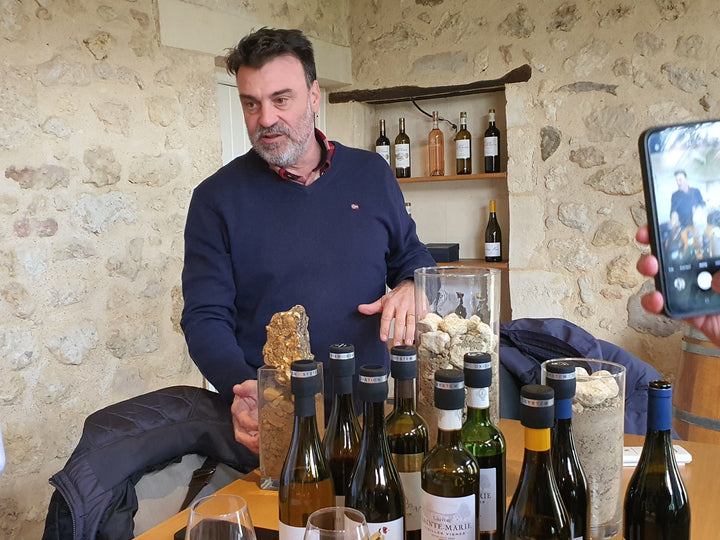 Stéphane Dupuch bei der Degustation im Château Sainte-Marie – Winzer und Eigentümer, bekannt für authentische Entre-deux-Mers-Weine mit Finesse und Charakter.