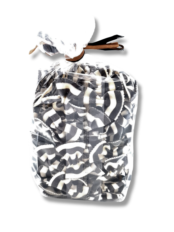 Farfalline Zebra von Antonio Marella – schwarz-weisse Schleifenpasta aus 100 % italienischem Hartweizengriess mit Tintenfischtinte