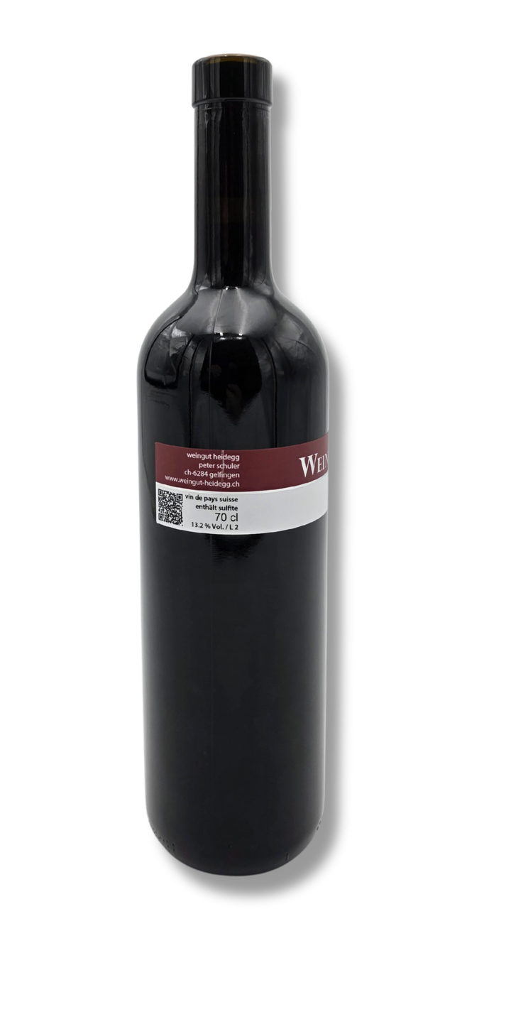 Rotweincuvée 2024 aus Blauburgunder und Zweigelt, purpurrot im Glas