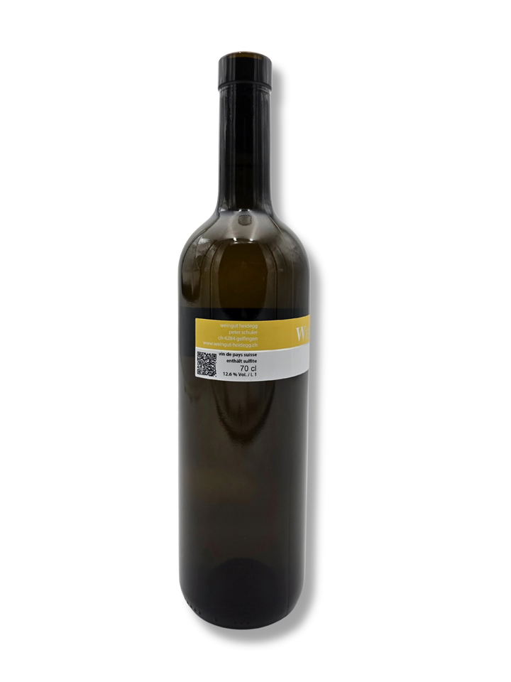 Detailaufnahme des Etiketts Cuvée hellgelb – Schweizer Weisswein mit fruchtig-frischer Aromatik.